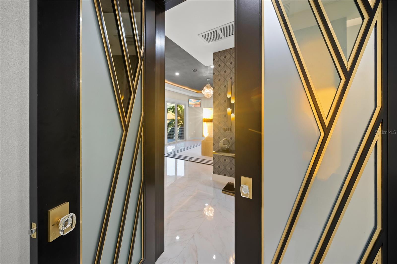 Image 21 of 62 For 1400 Siesta Drive