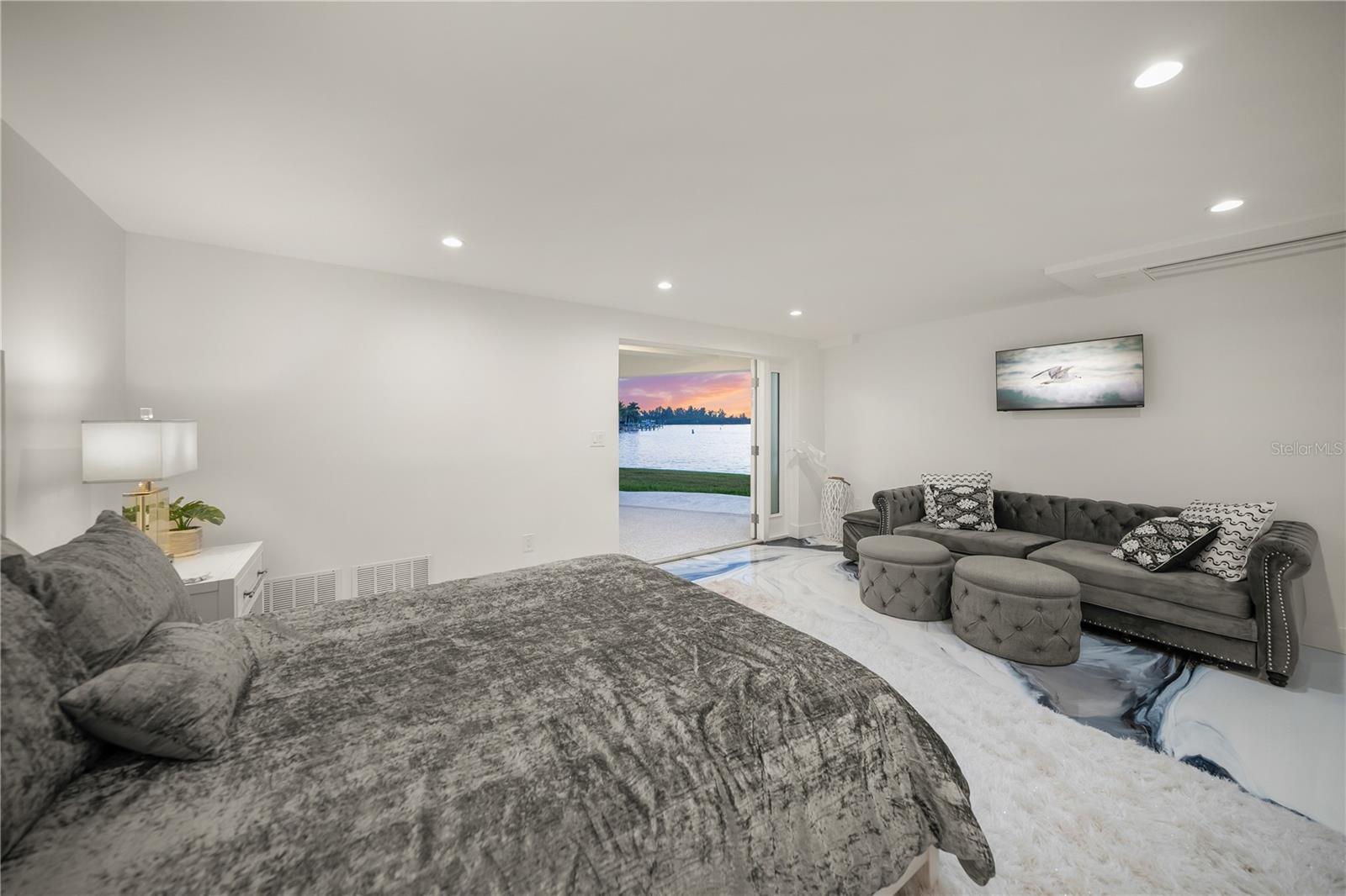 Image 36 of 62 For 1400 Siesta Drive