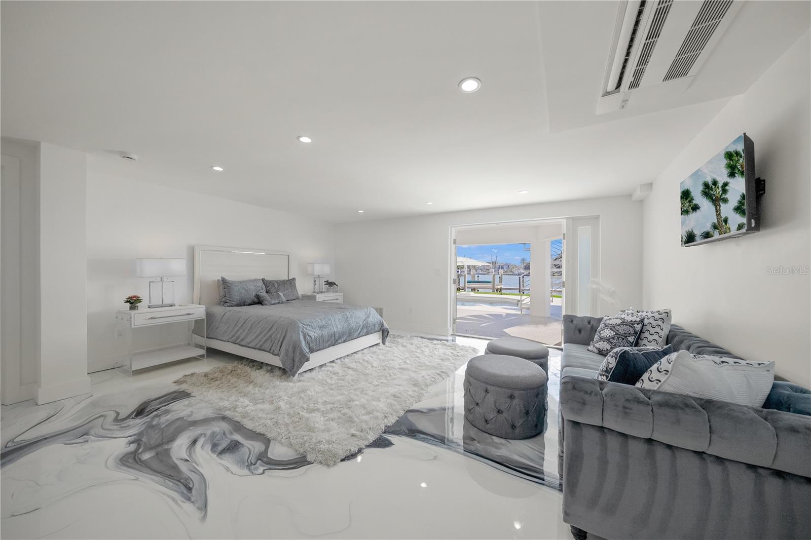 Image 37 of 62 For 1400 Siesta Drive