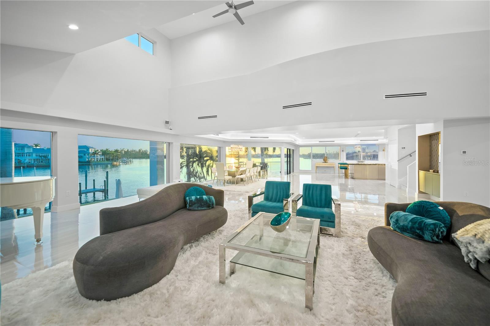 Image 7 of 62 For 1400 Siesta Drive