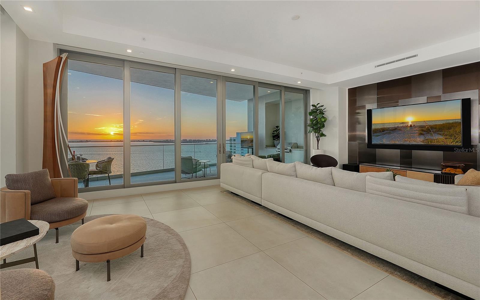 Image 10 of 56 For 401 Quay 1501