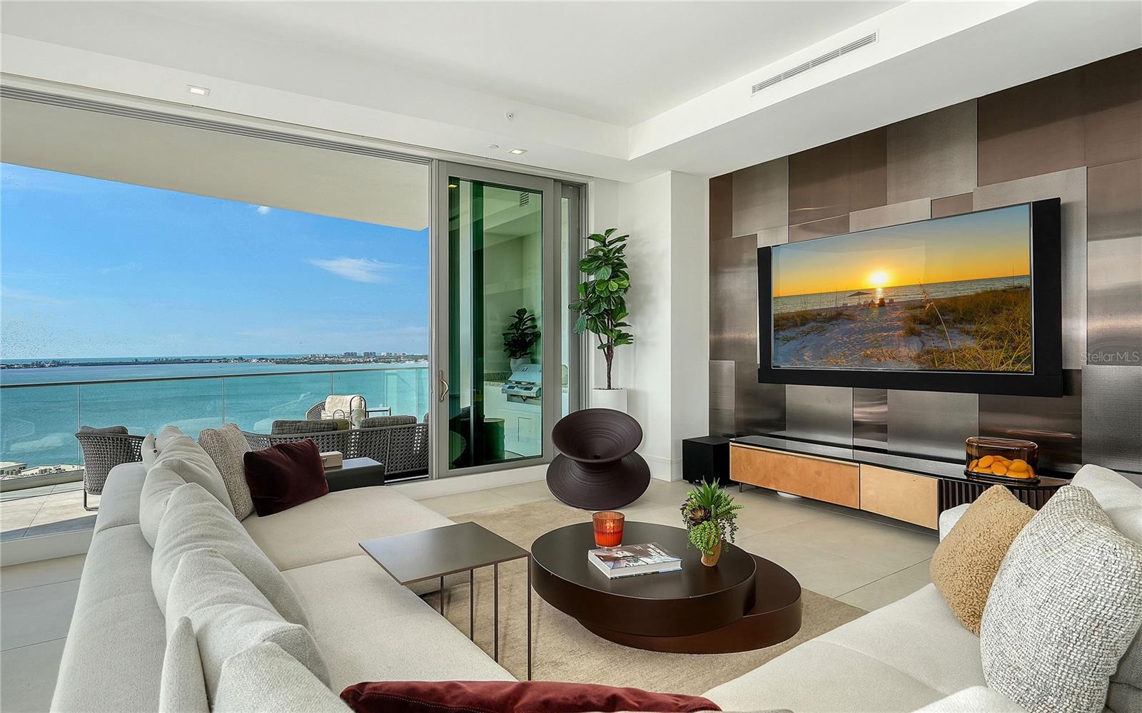 Image 22 of 56 For 401 Quay 1501