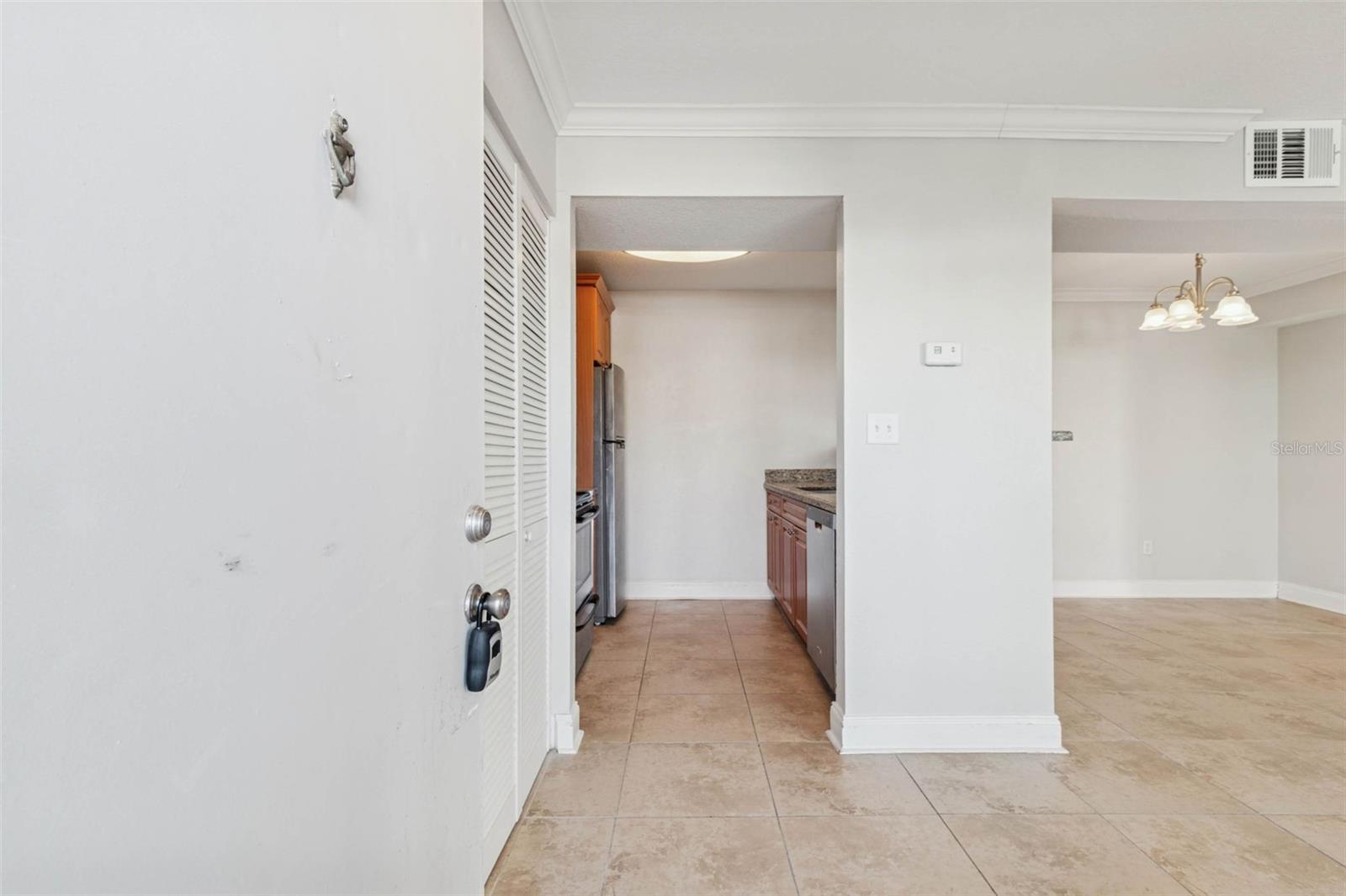 Image 5 of 61 For 455 Alt 19 S 225