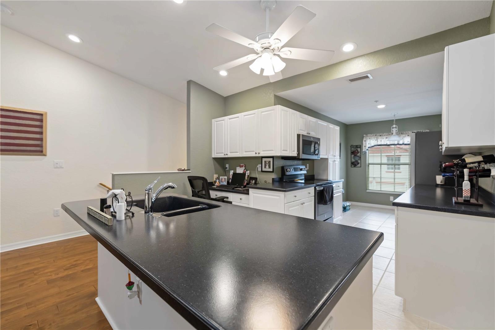 Image 16 of 32 For 7532 Marsh Orchid Circle 8-201