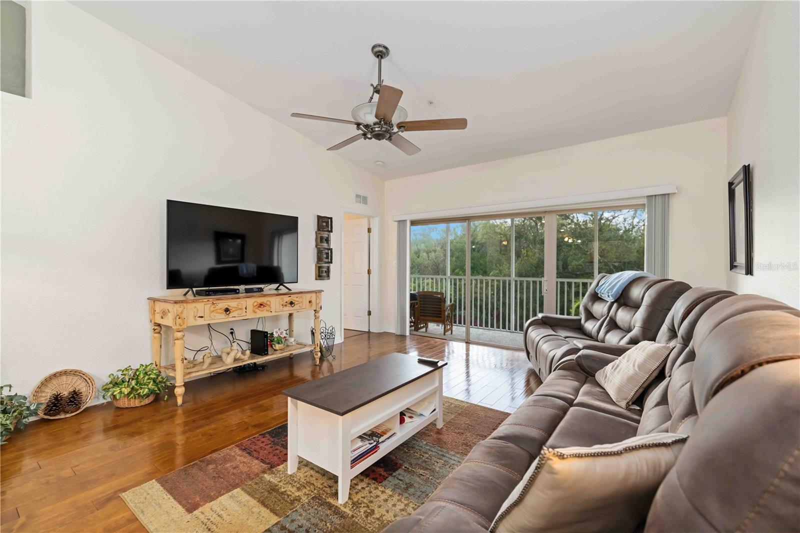 Image 7 of 32 For 7532 Marsh Orchid Circle 8-201