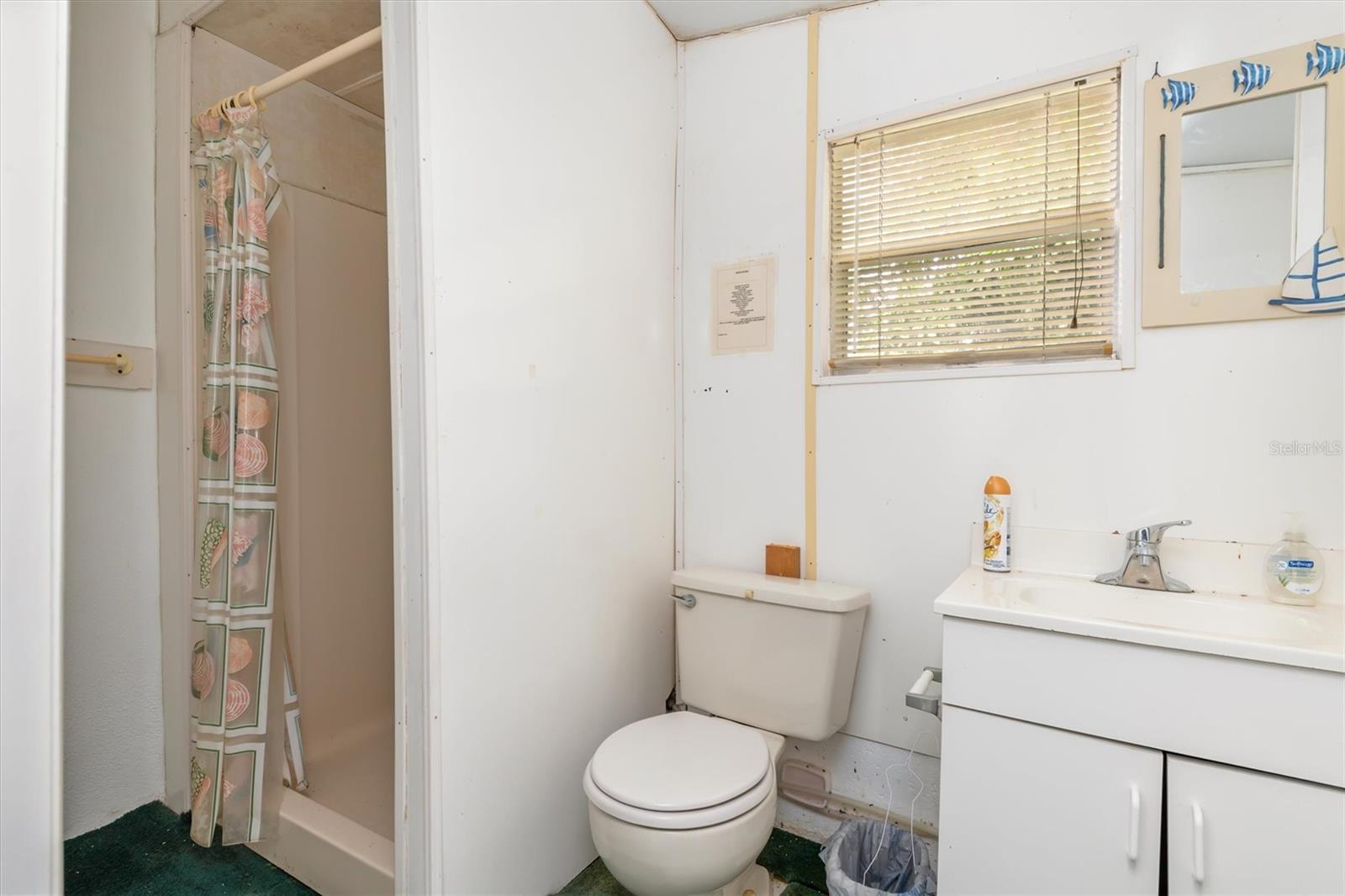 Image 16 of 41 For 565 Reading Street Nw