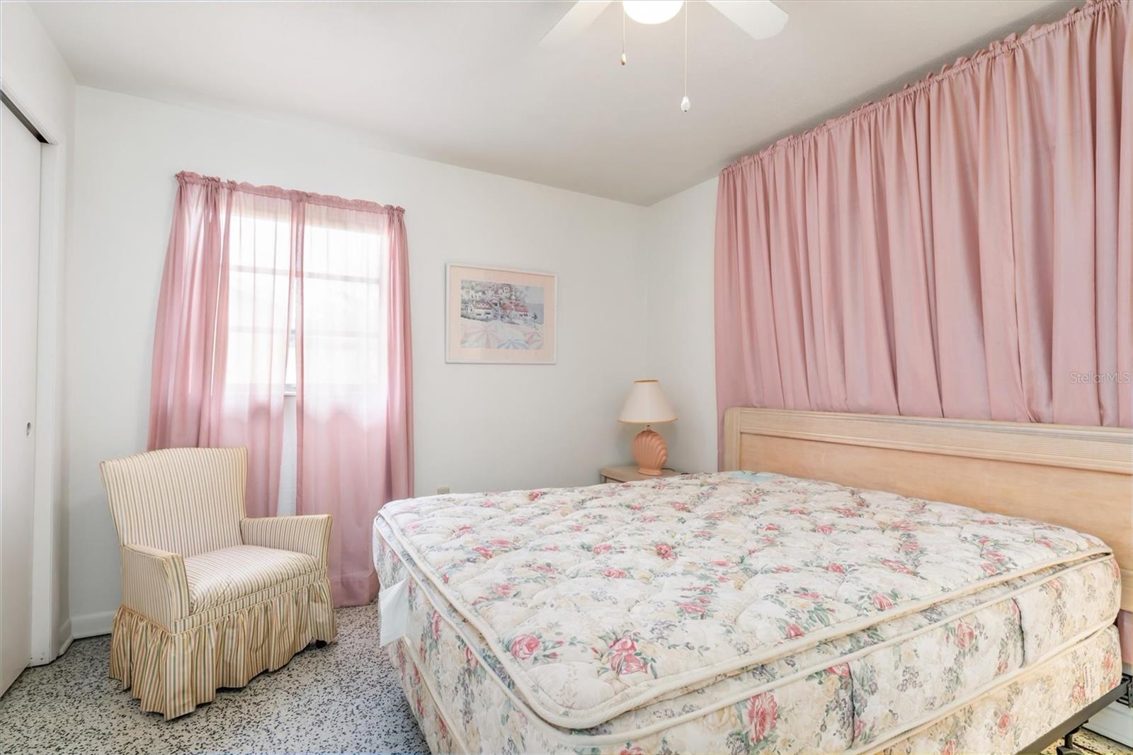 Image 17 of 41 For 565 Reading Street Nw