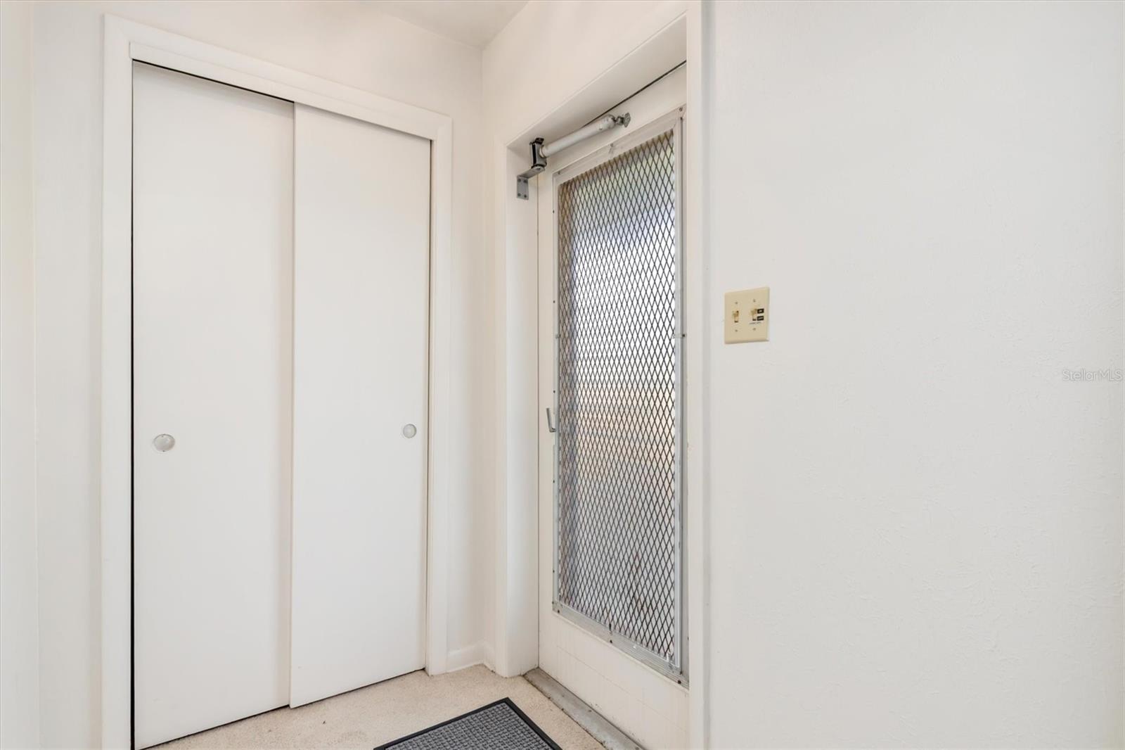 Image 2 of 41 For 565 Reading Street Nw