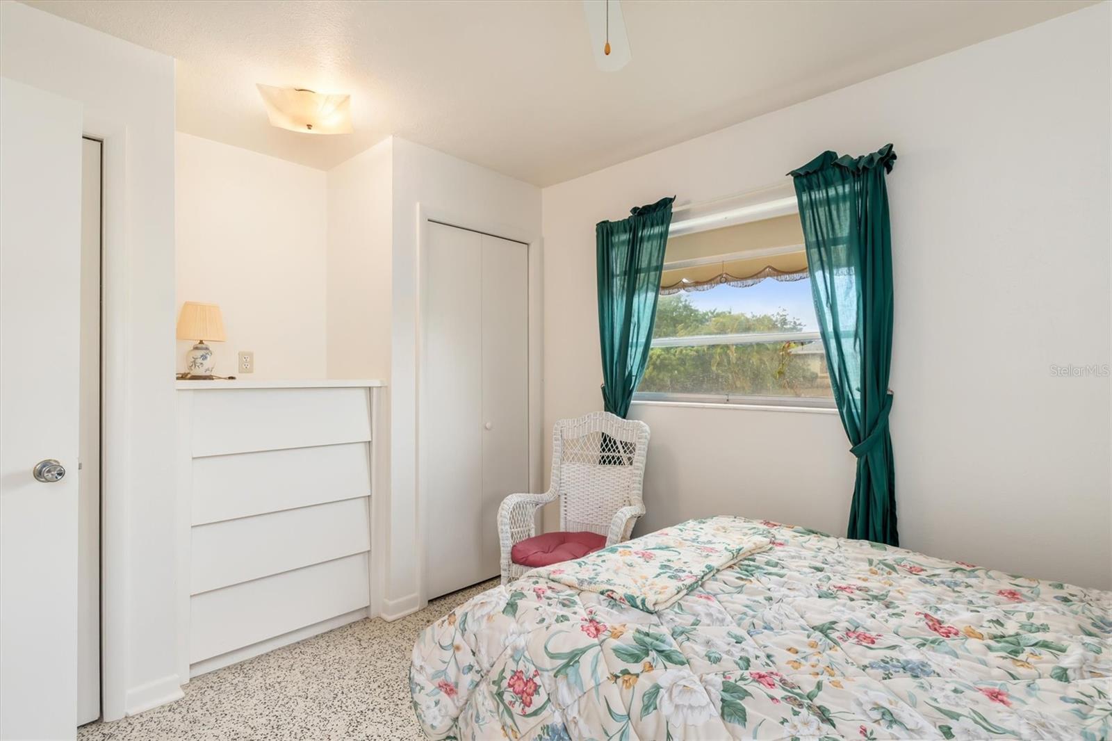 Image 21 of 41 For 565 Reading Street Nw