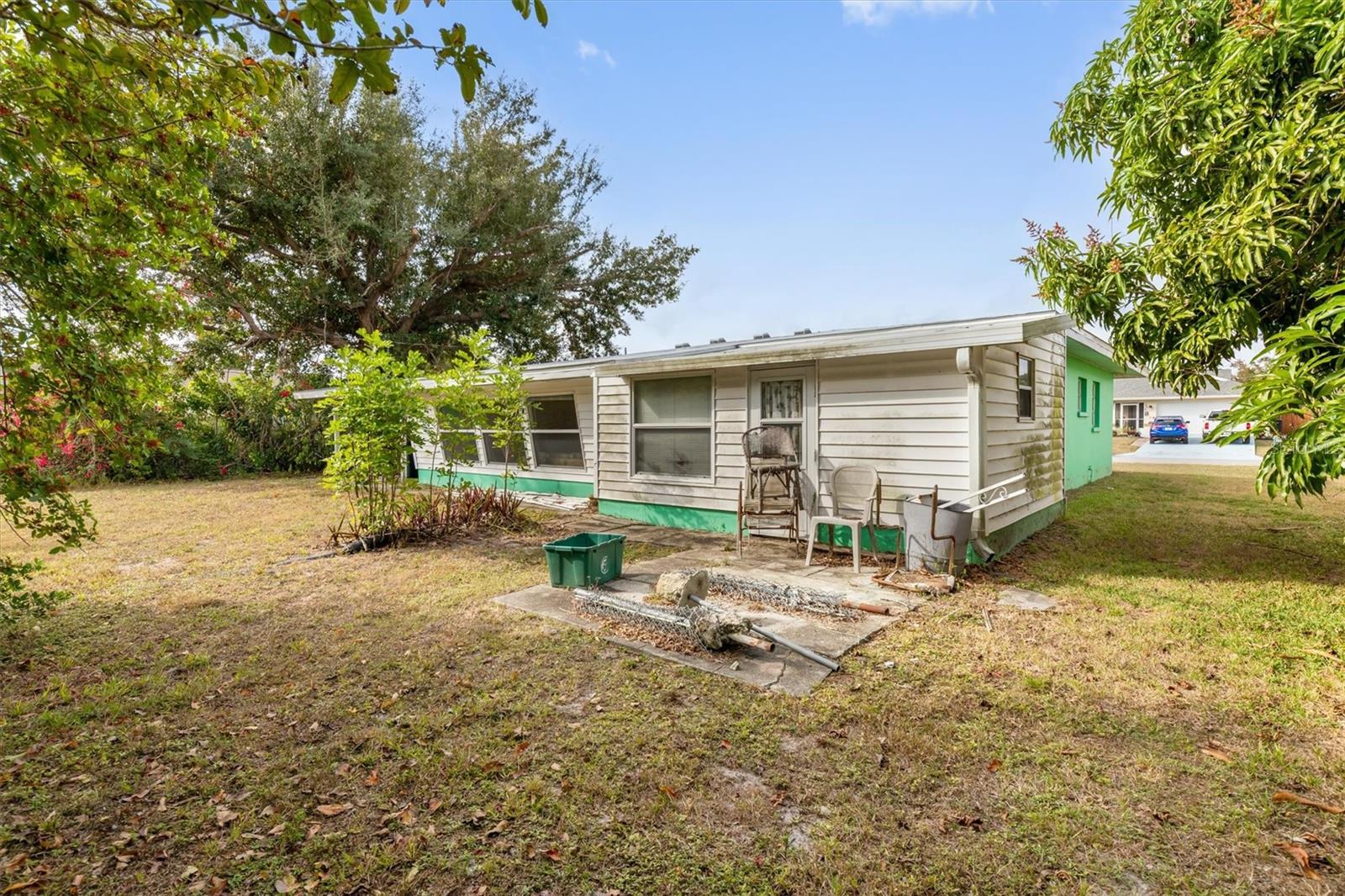 Image 25 of 41 For 565 Reading Street Nw