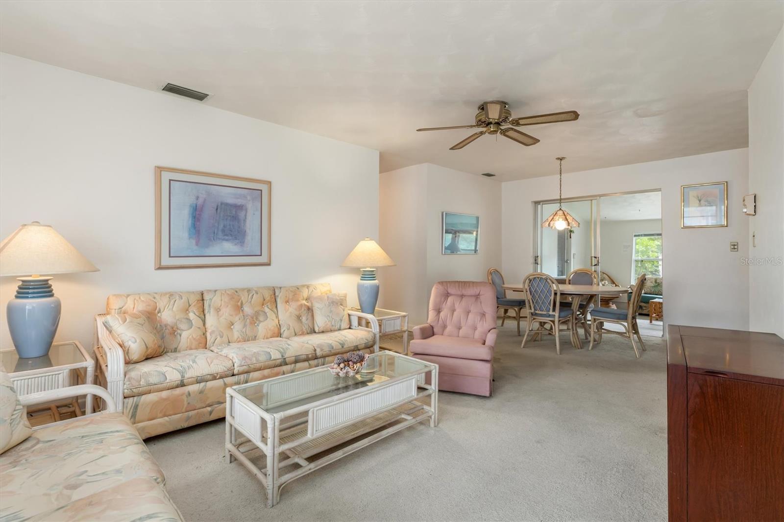 Image 3 of 41 For 565 Reading Street Nw