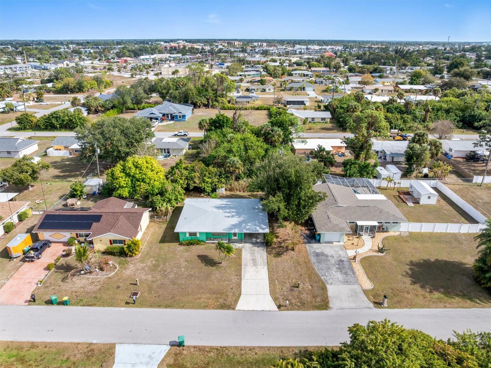 Image 34 of 41 For 565 Reading Street Nw