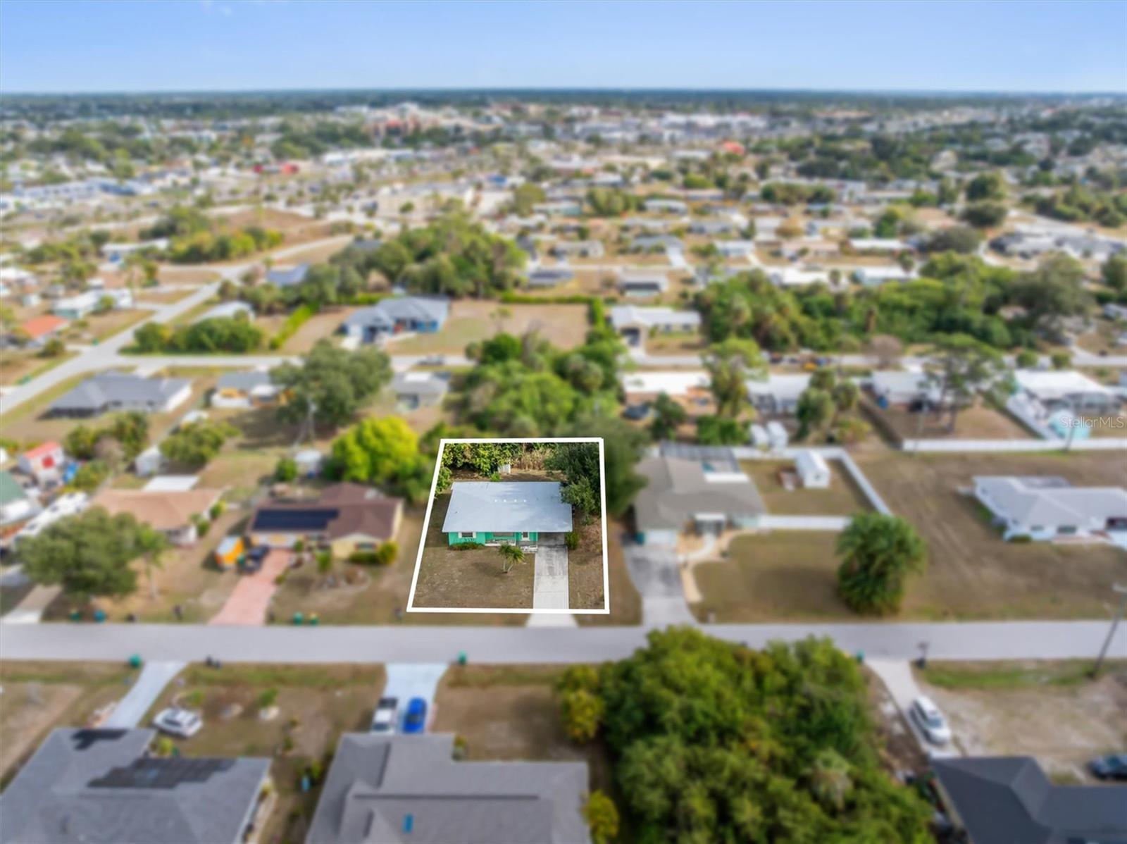 Image 35 of 41 For 565 Reading Street Nw