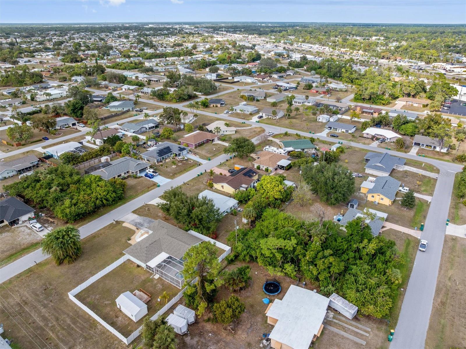 Image 38 of 41 For 565 Reading Street Nw