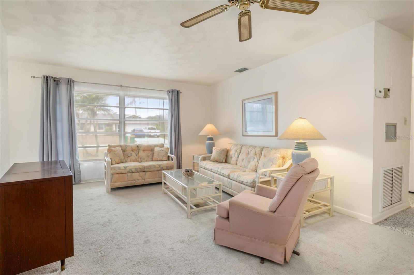 Image 5 of 41 For 565 Reading Street Nw