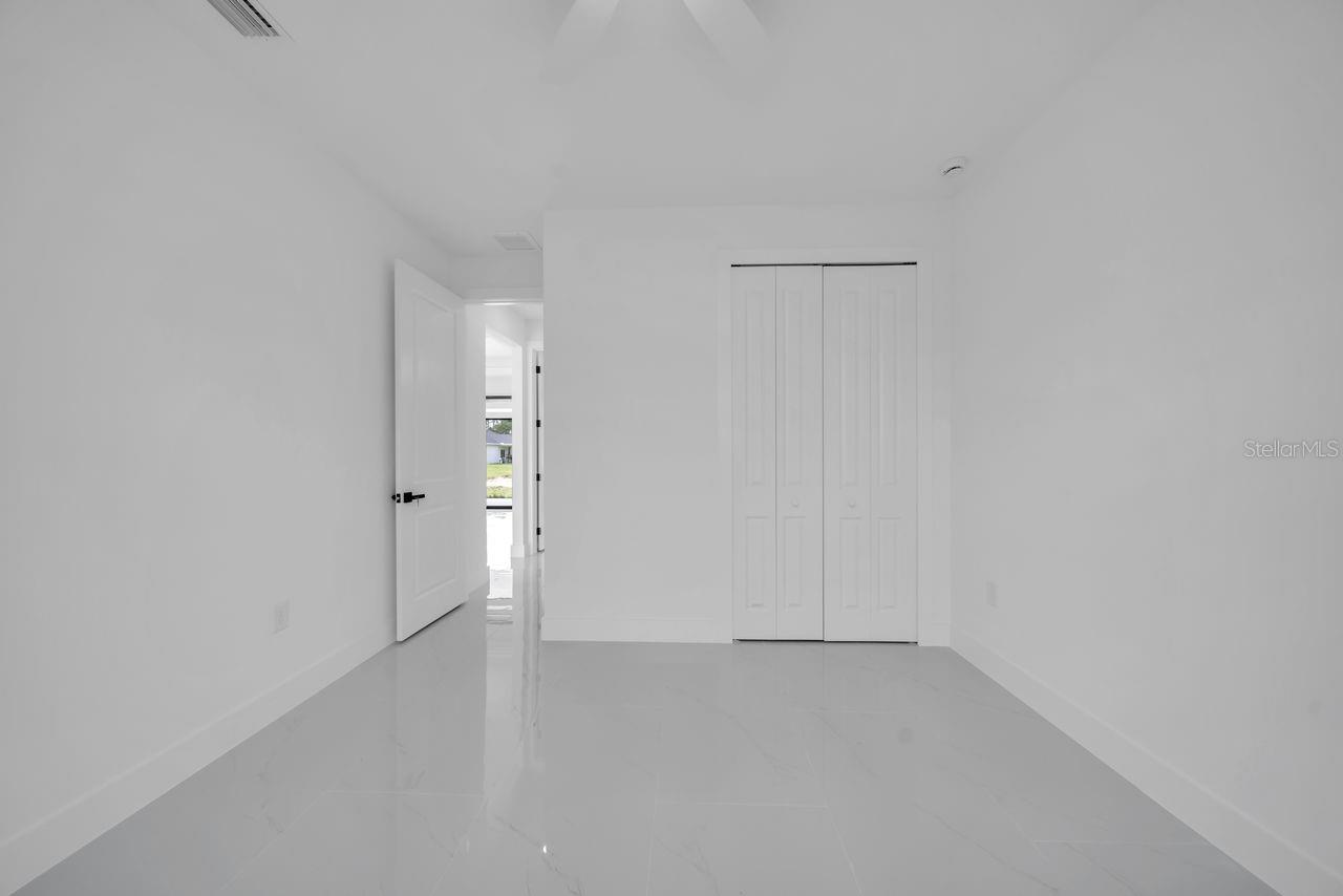 Image 18 of 33 For 803 Desoto Avenue