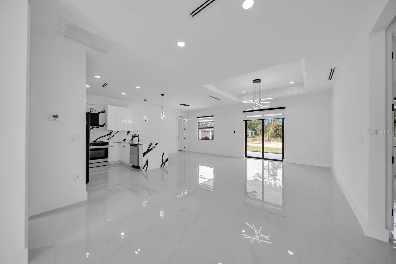 Image 5 of 33 For 803 Desoto Avenue