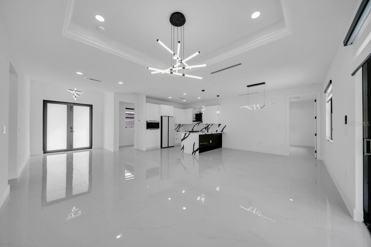 Image 6 of 33 For 803 Desoto Avenue