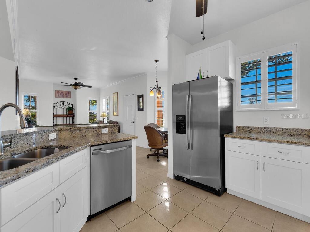 Image 10 of 41 For 1860 Concordia Lake Circle 603