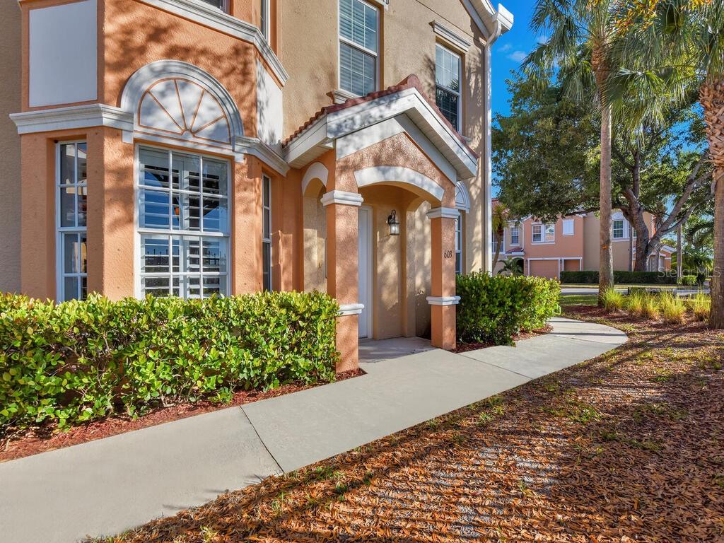 Image 29 of 41 For 1860 Concordia Lake Circle 603