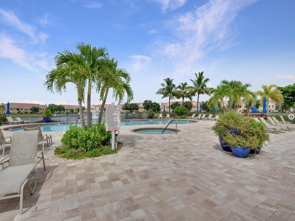 Image 36 of 41 For 1860 Concordia Lake Circle 603