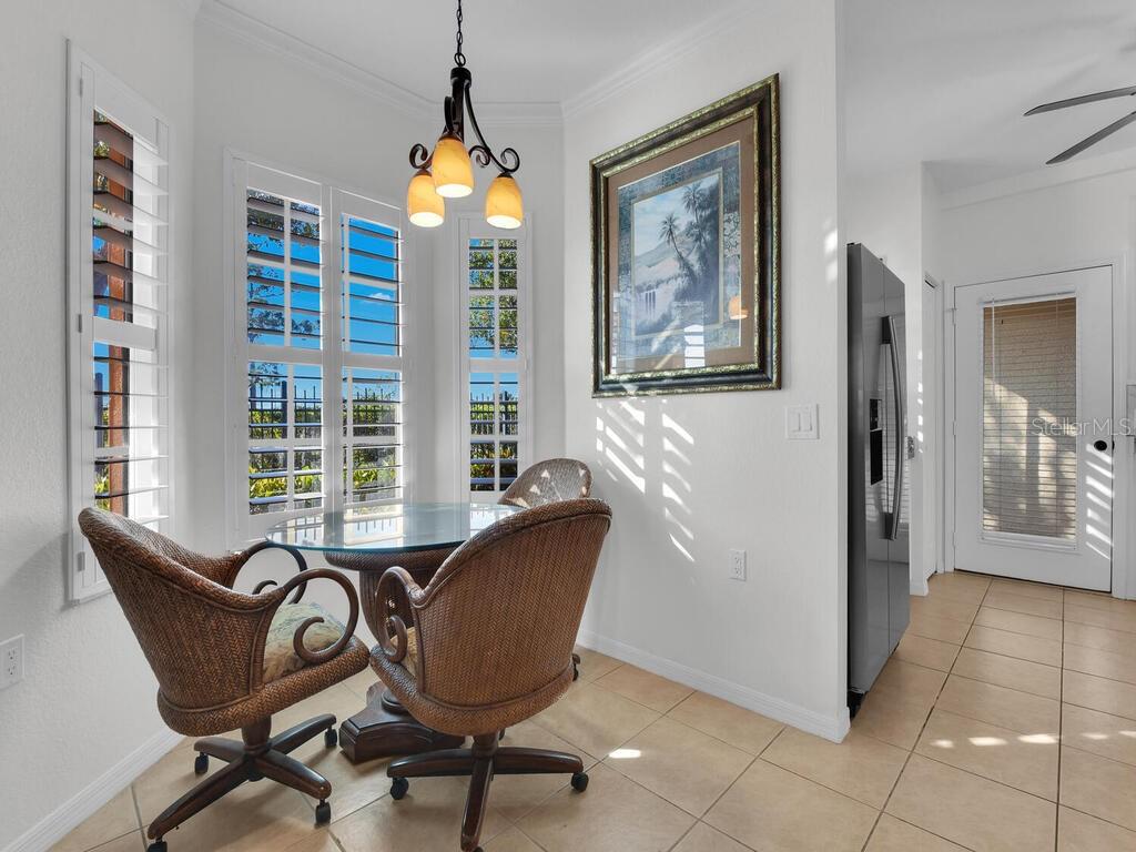 Image 4 of 41 For 1860 Concordia Lake Circle 603