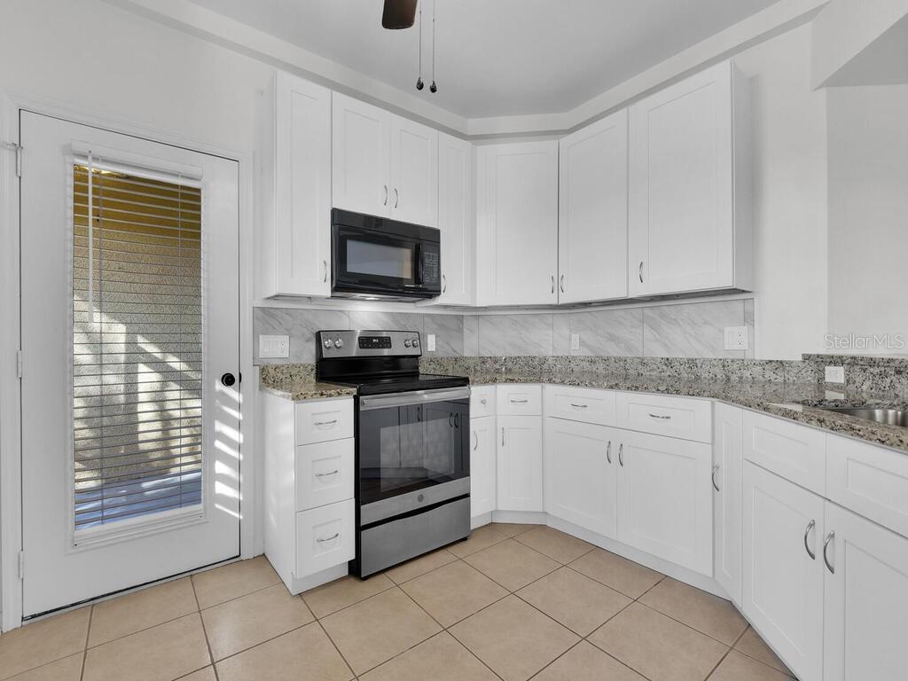 Image 7 of 41 For 1860 Concordia Lake Circle 603