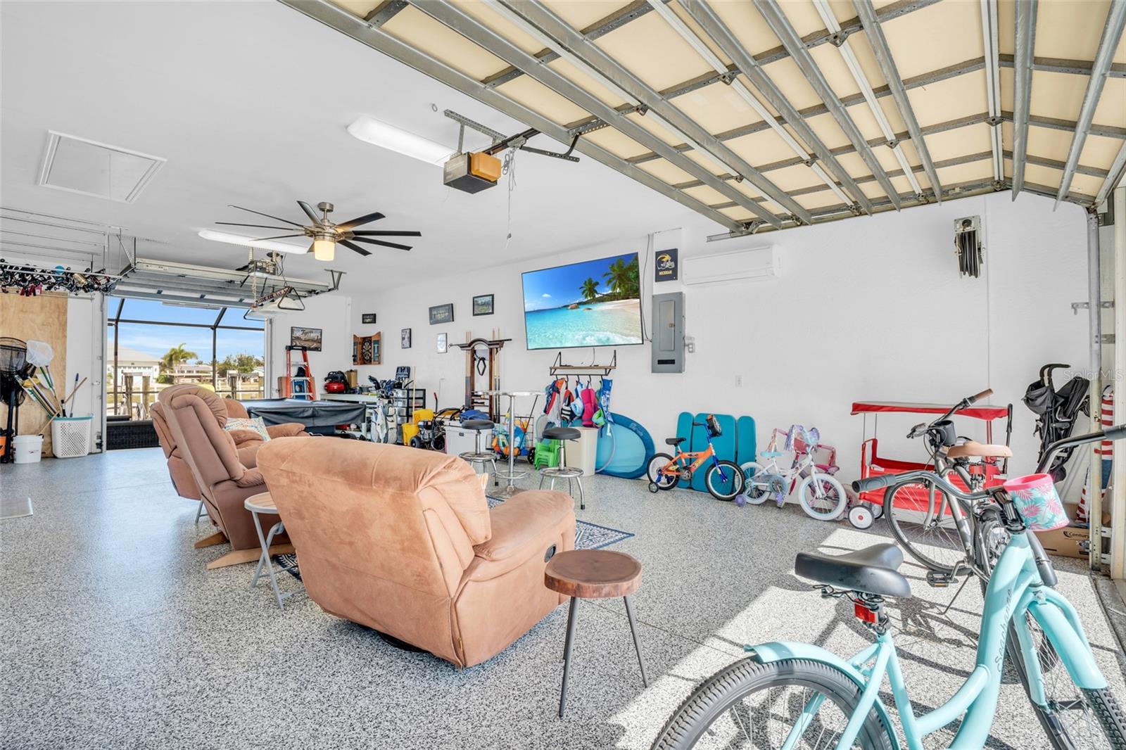 Image 30 of 43 For 12235 Boat Shell Drive