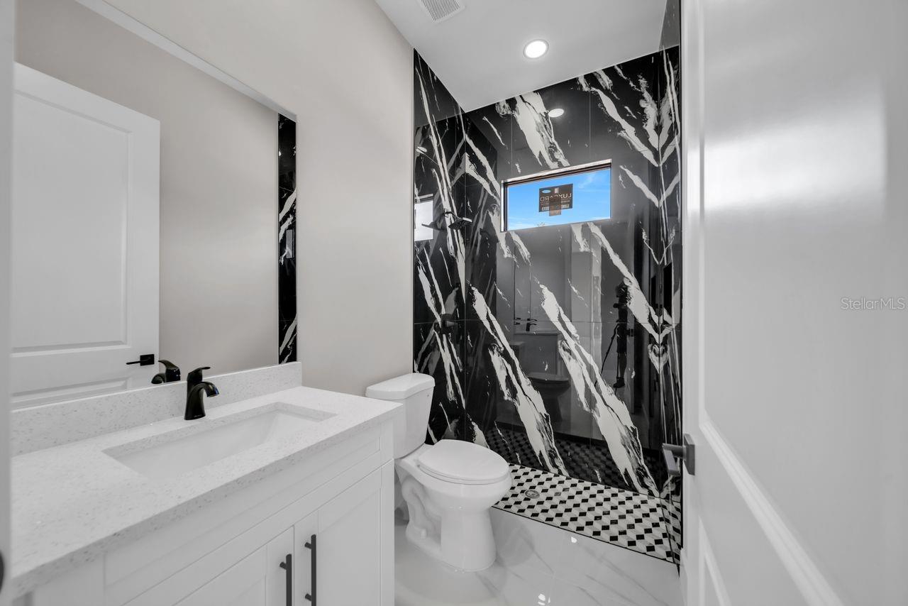 Image 17 of 42 For 3402 15th Street Sw