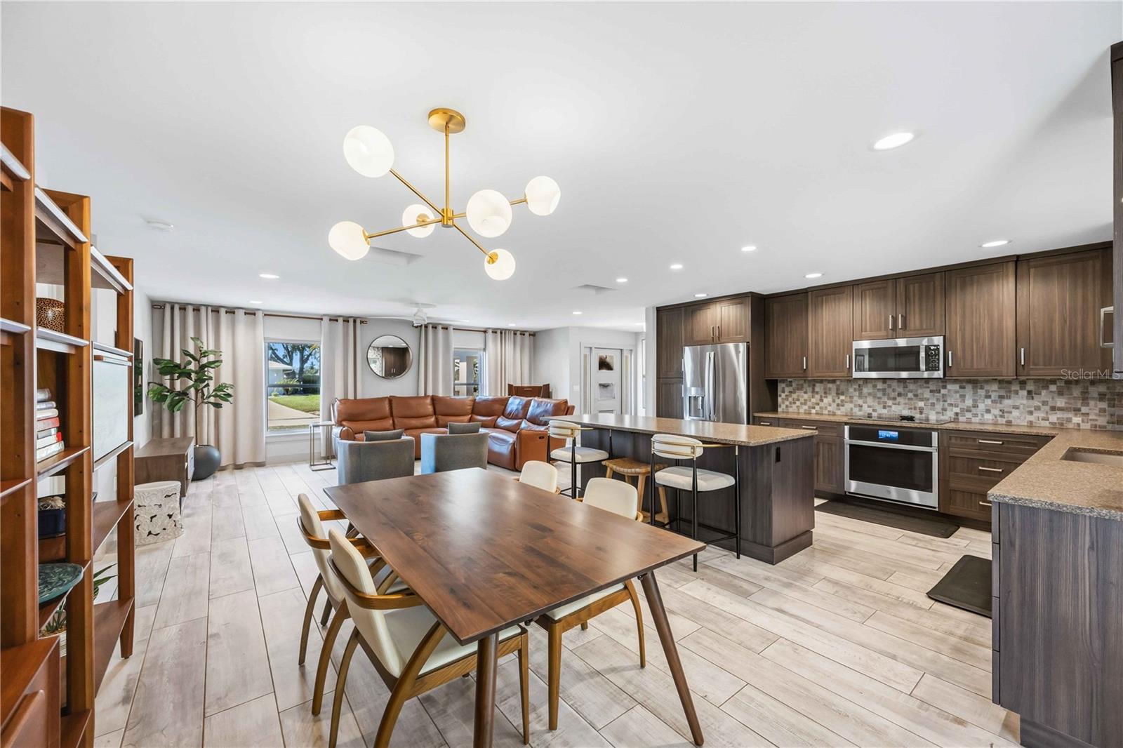 Image 10 of 48 For 2117 Riviera Drive