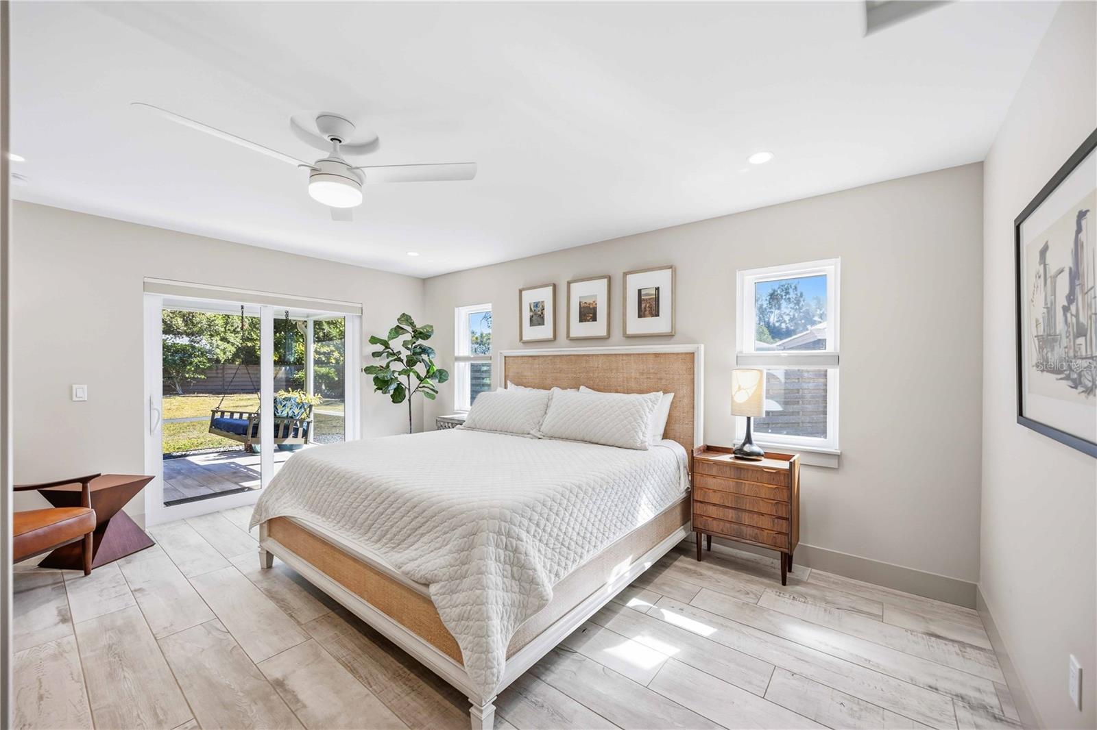 Image 13 of 48 For 2117 Riviera Drive