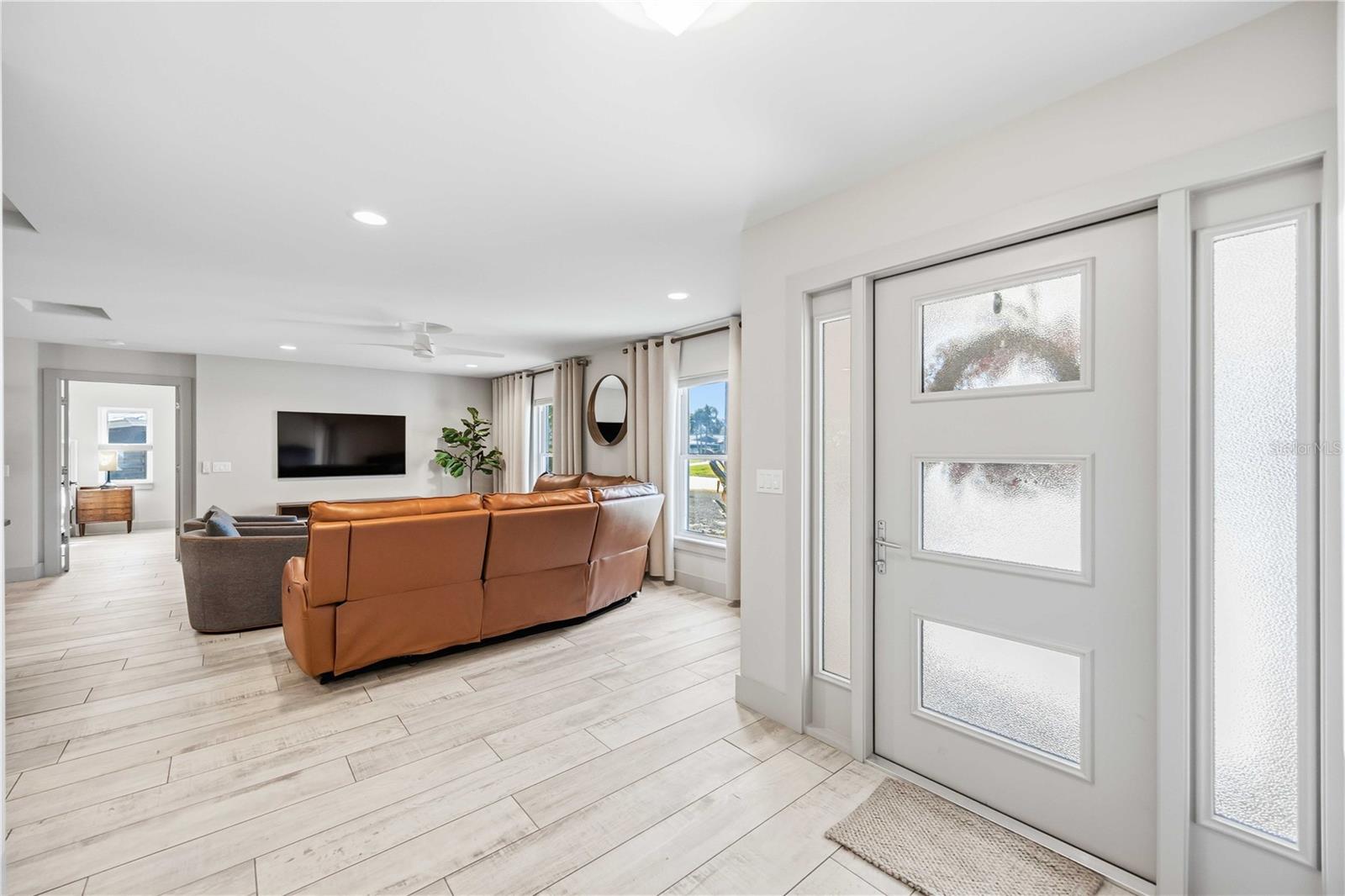 Image 20 of 48 For 2117 Riviera Drive