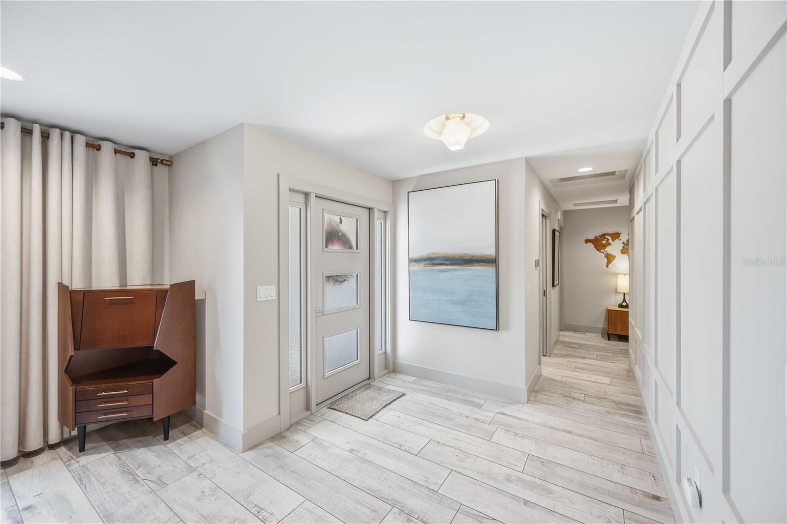 Image 21 of 48 For 2117 Riviera Drive