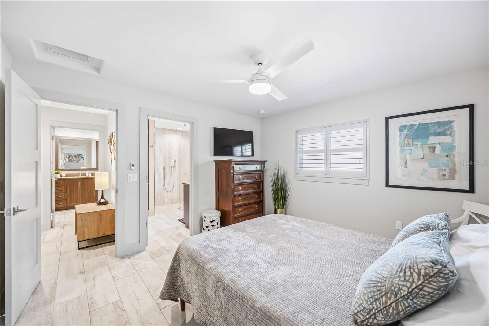 Image 24 of 48 For 2117 Riviera Drive