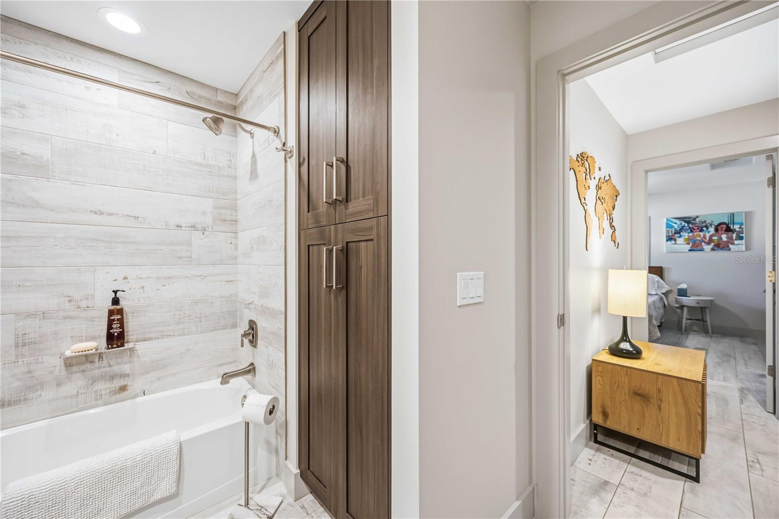 Image 30 of 48 For 2117 Riviera Drive