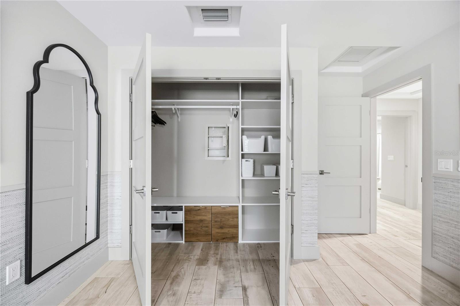 Image 34 of 48 For 2117 Riviera Drive