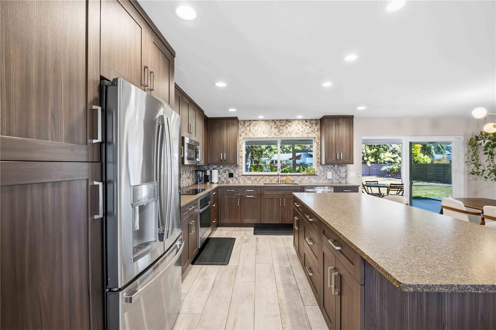 Image 8 of 48 For 2117 Riviera Drive