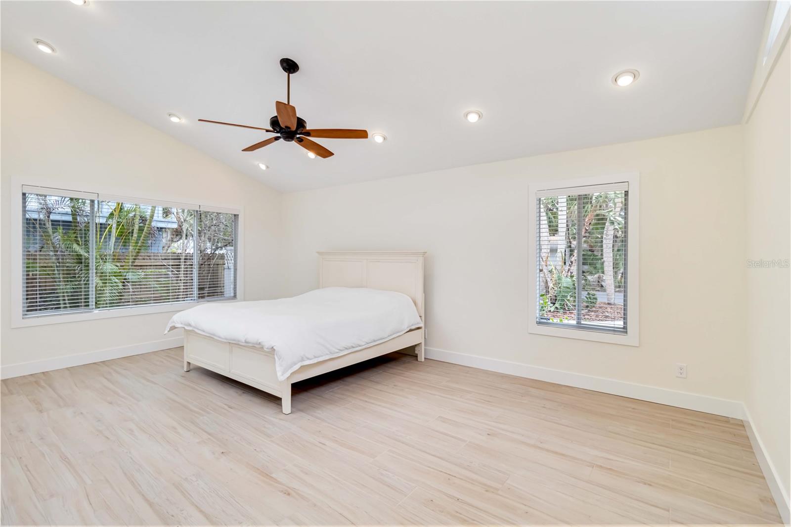 Image 21 of 42 For 5107 Saint Albans Avenue