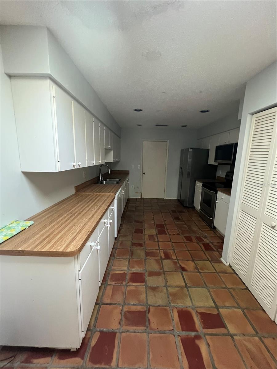 Image 11 of 16 For 7362 Silver Fern Boulevard 8