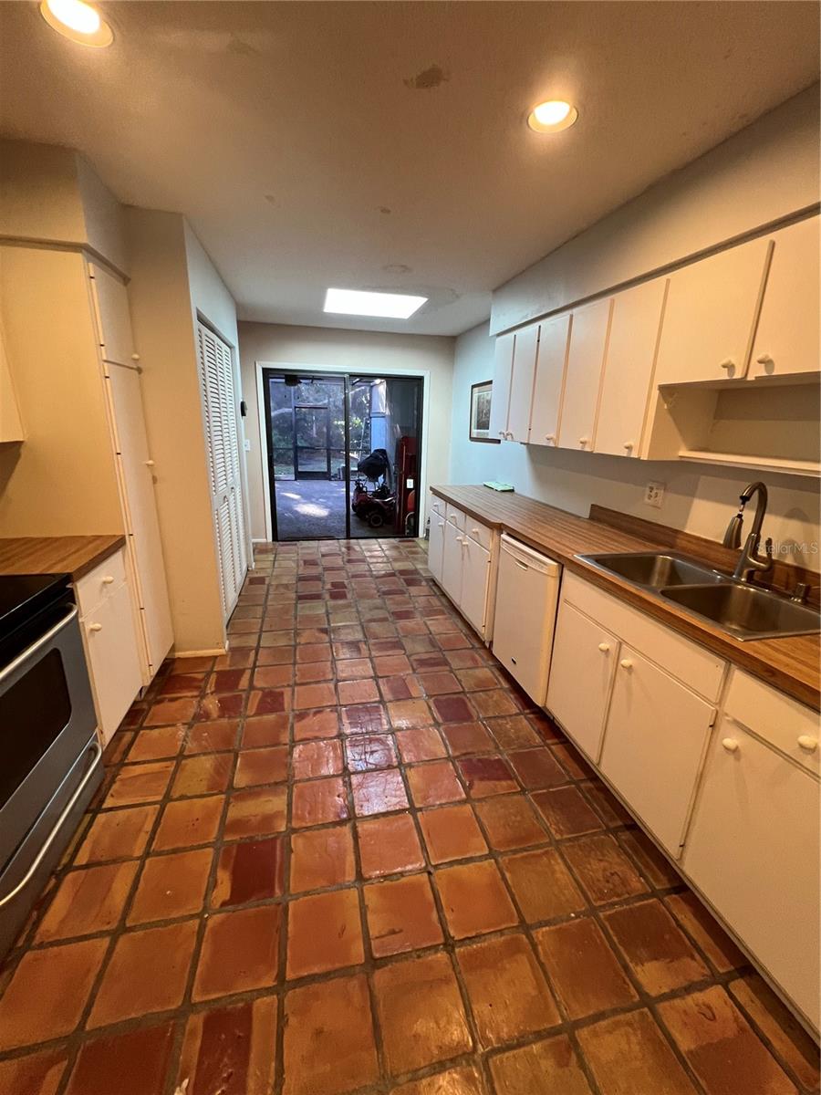 Image 12 of 16 For 7362 Silver Fern Boulevard 8