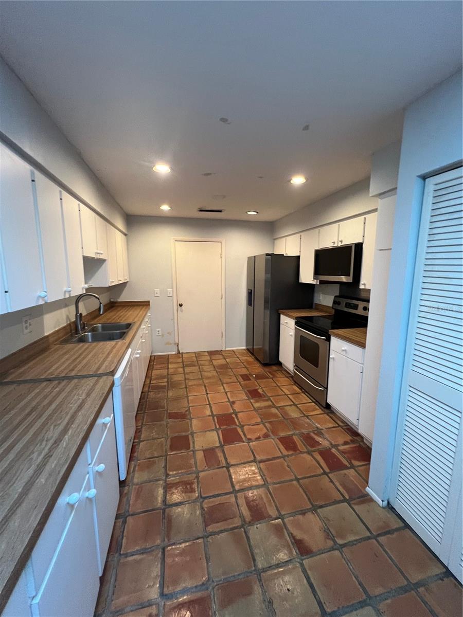 Image 14 of 16 For 7362 Silver Fern Boulevard 8