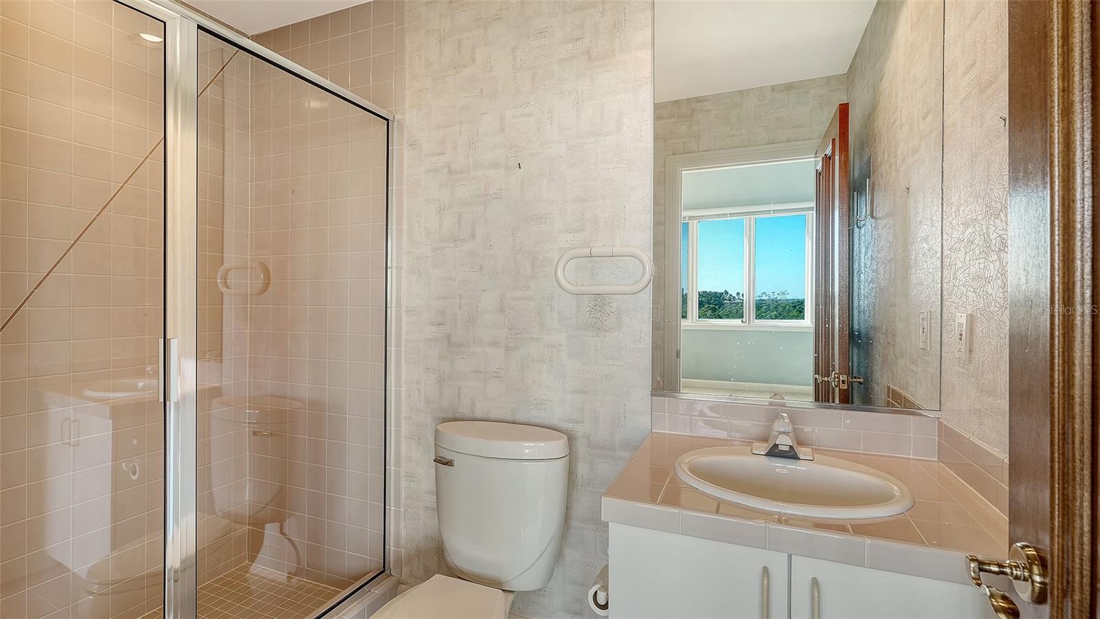 Image 18 of 38 For 350 Gulf Of Mexico Drive 234