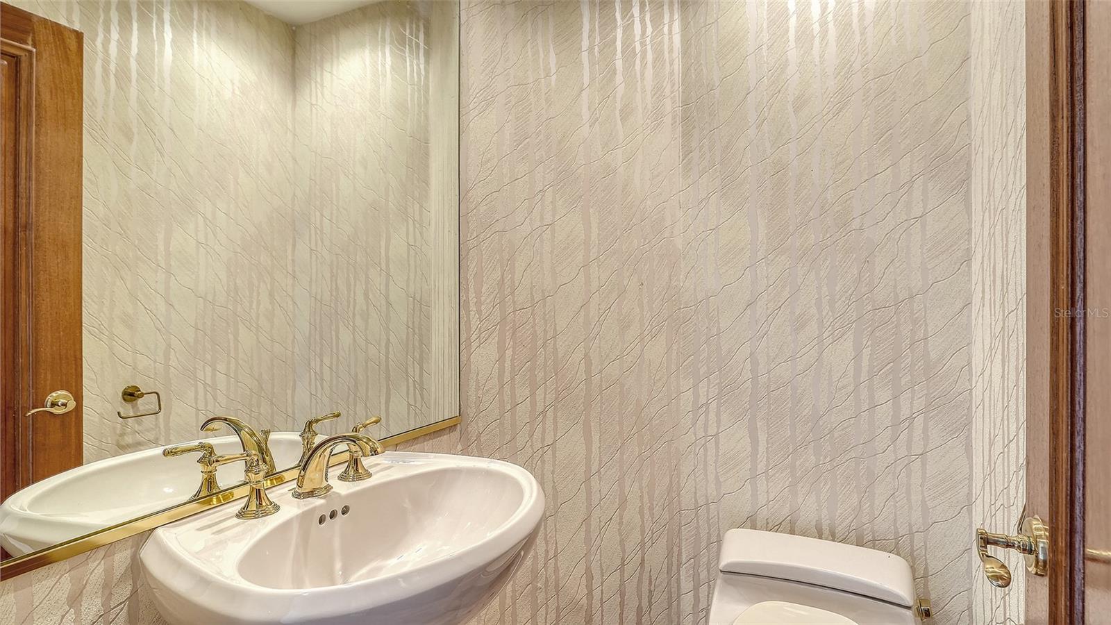 Image 24 of 38 For 350 Gulf Of Mexico Drive 234