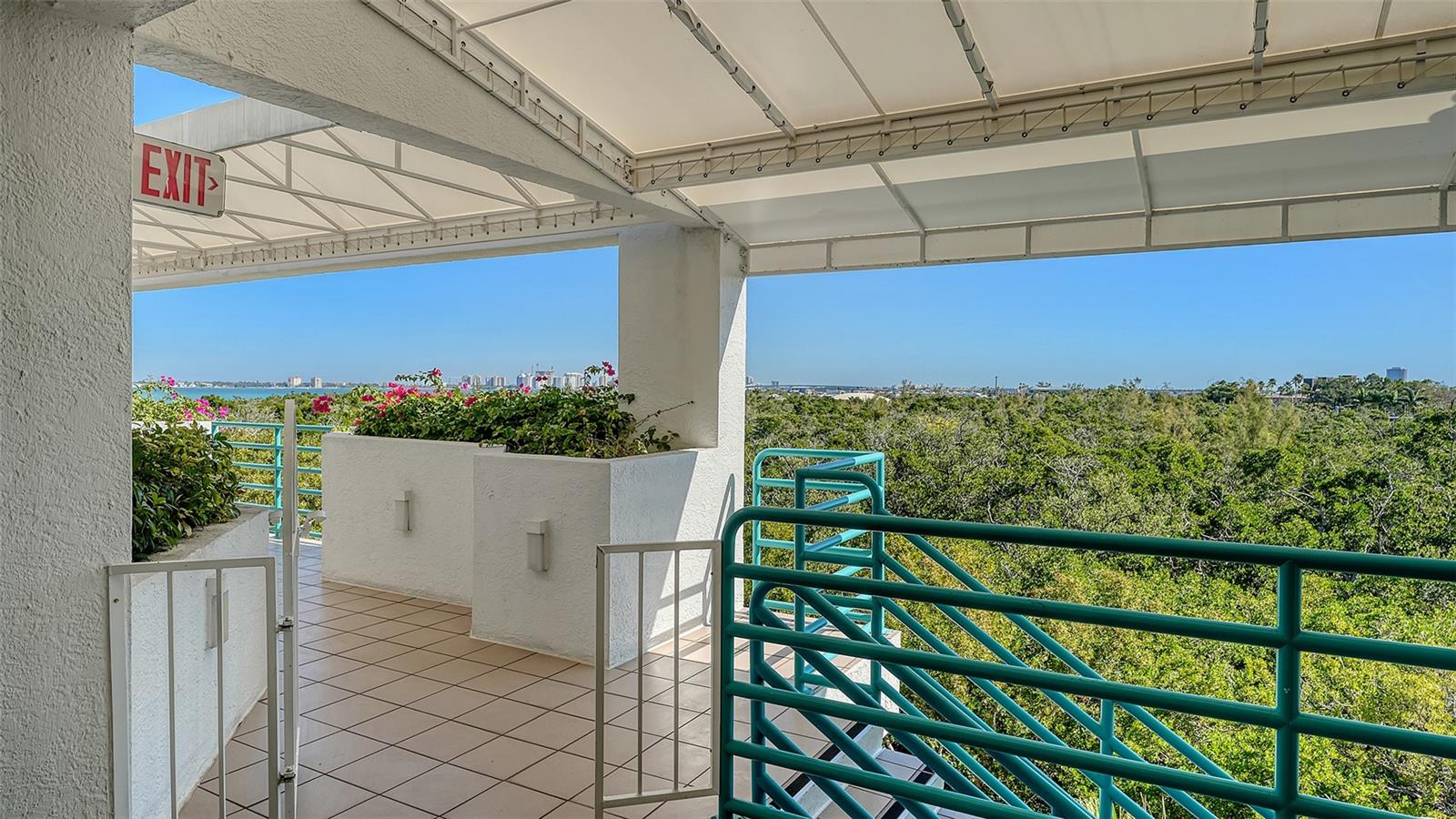 Image 3 of 38 For 350 Gulf Of Mexico Drive 234