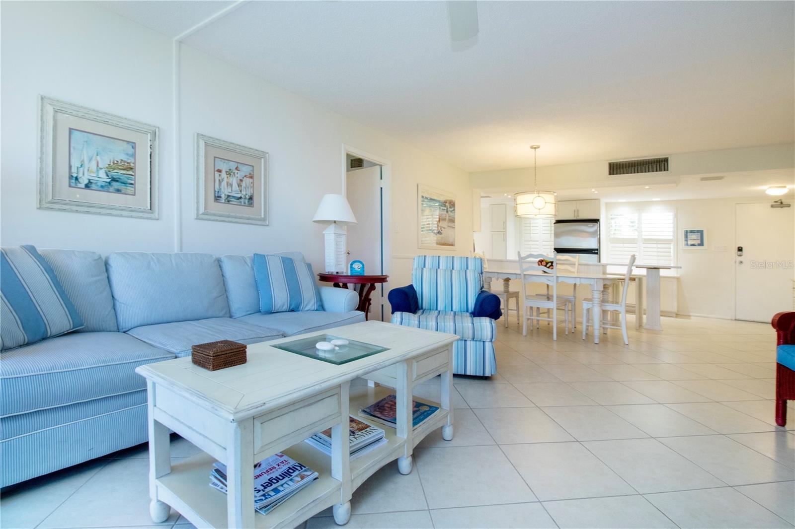 Image 10 of 50 For 6300 Midnight Pass Road 110