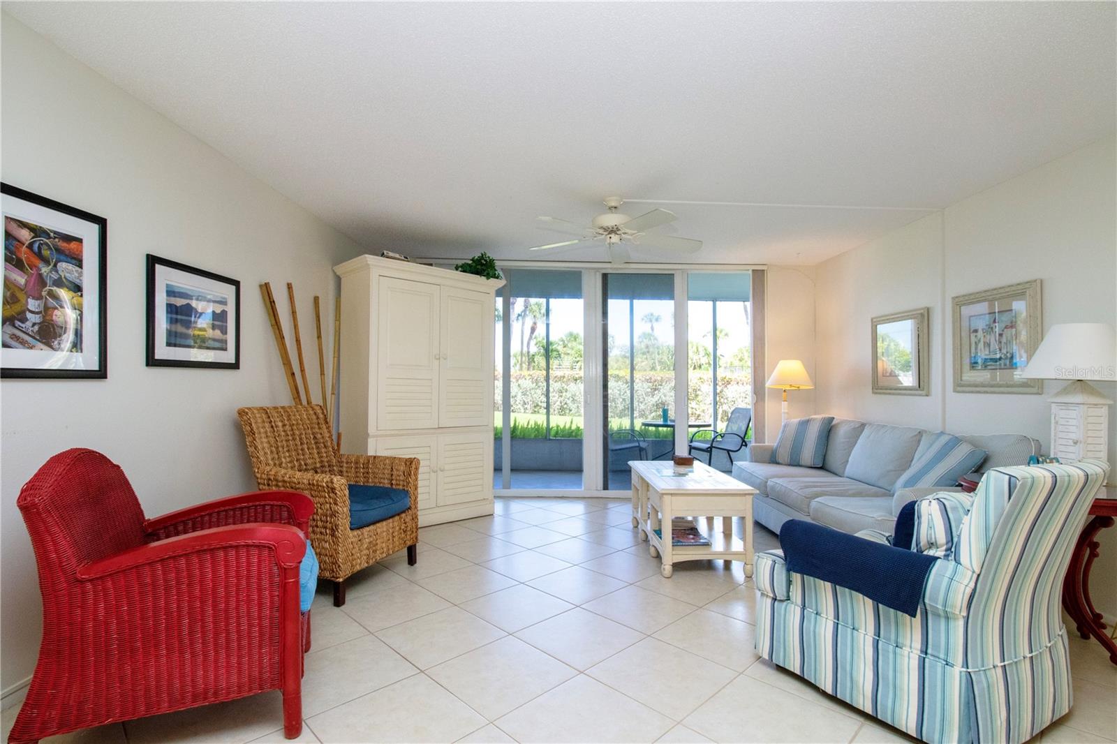 Image 11 of 50 For 6300 Midnight Pass Road 110