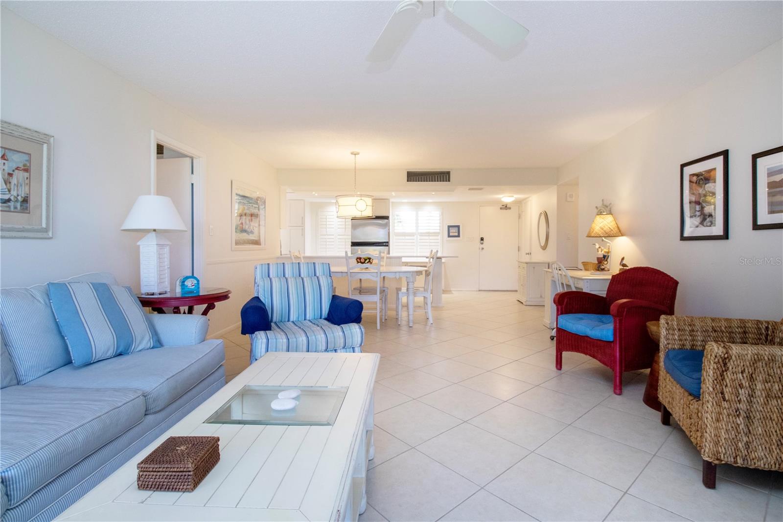 Image 12 of 50 For 6300 Midnight Pass Road 110