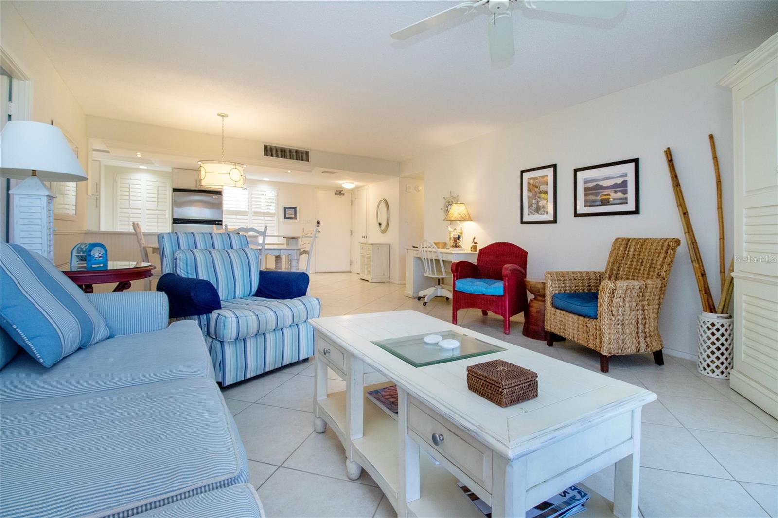 Image 13 of 50 For 6300 Midnight Pass Road 110