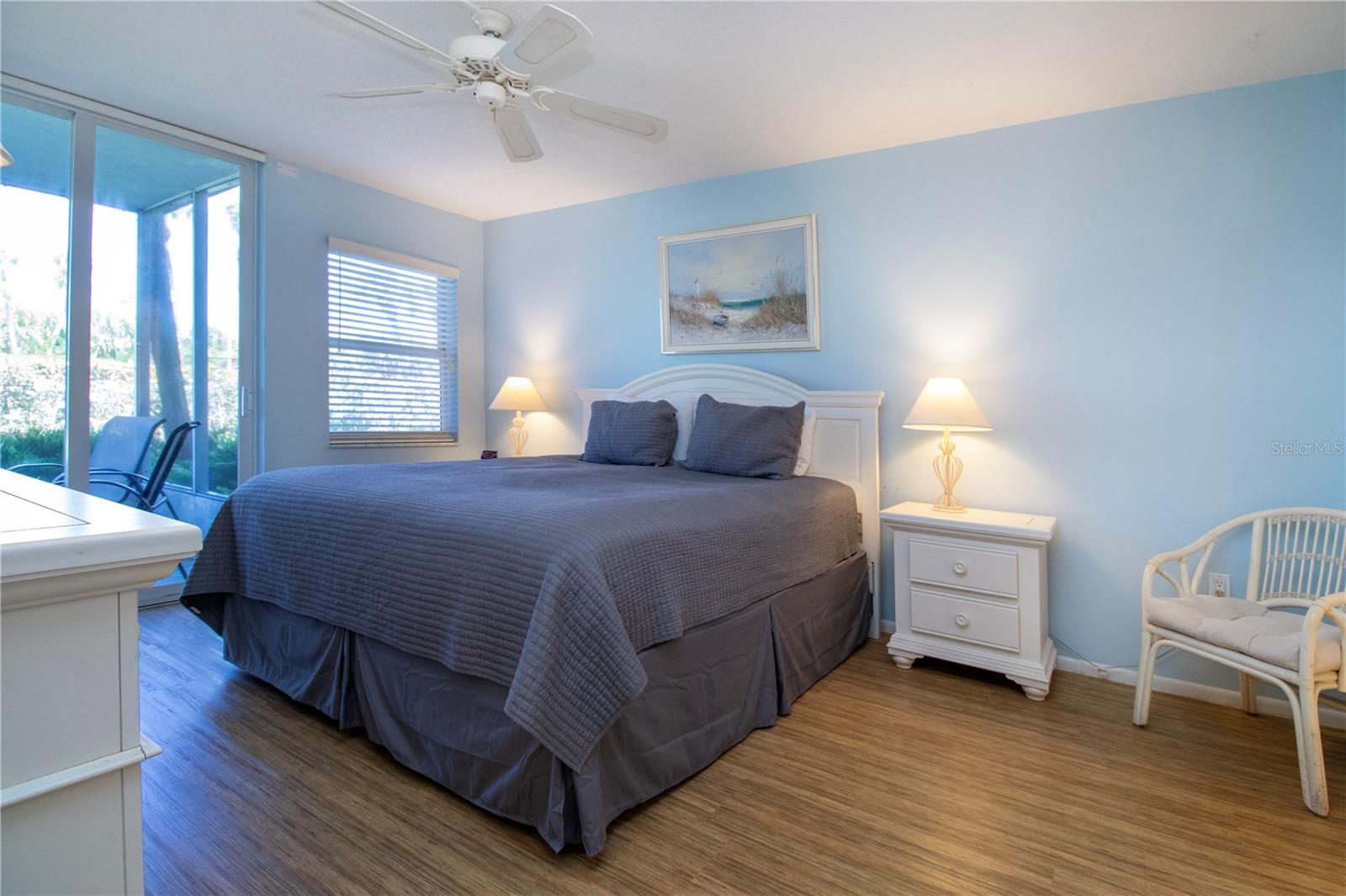 Image 15 of 50 For 6300 Midnight Pass Road 110