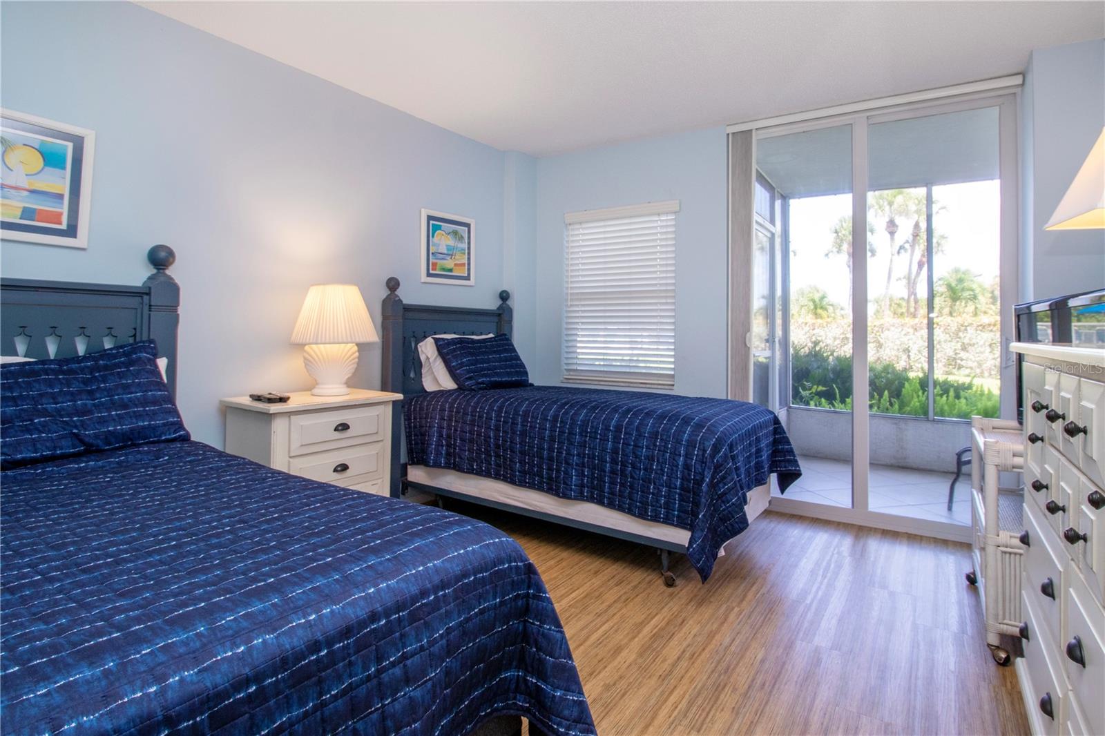 Image 25 of 50 For 6300 Midnight Pass Road 110